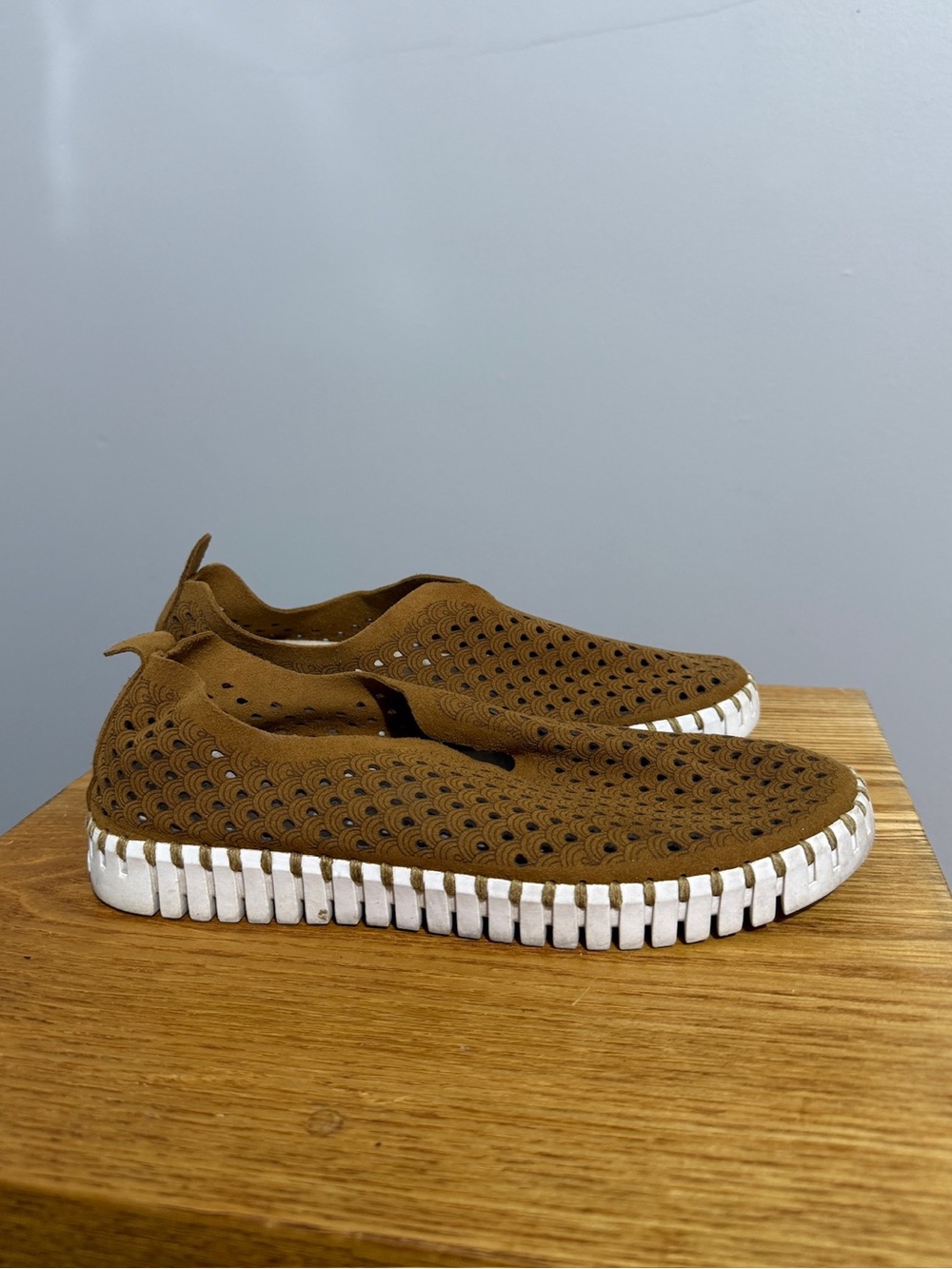 Ilse Jacobsen Tulip Shoes Womens 6.5 37 Laser Cut Slip On Sneaker Comfort Flats